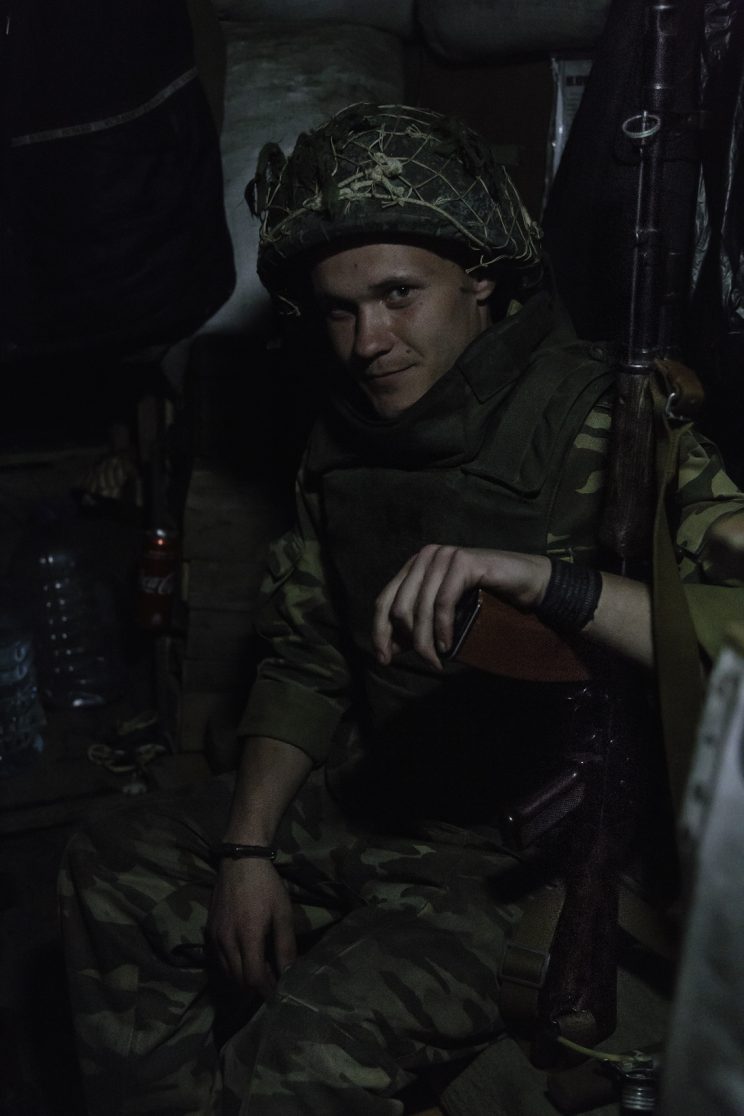 La trincea di Kominternove - Repubblica Popolare di Donetsk (Ex Ucraina - Donbass). Il soldato Andrej.