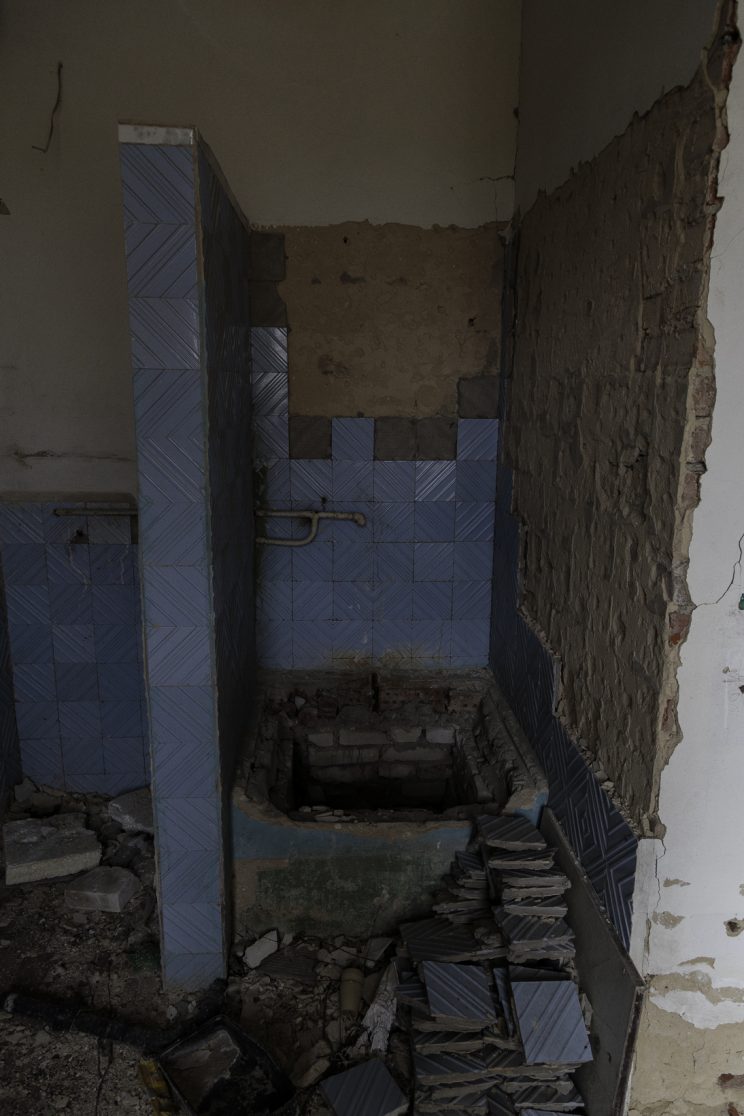 L'Asilo di Stepanivka - Repubblica Popolare di Donetsk (Ex Ucraina - Donbass) - 2018. I bagni dell'asilo.