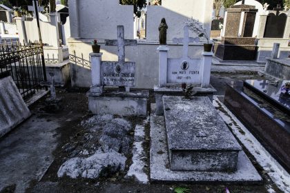 Cimitero Cattolico di Scutari - Scutari - Albania. Le tombe dei martiro Dom Ndrè Zadeja e Dom Mati Fishta.