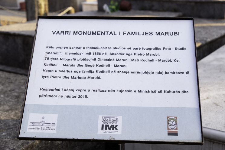 Tomba della famiglia Marubi - Cimitero di Scutari - Albania. Pietro Marubi fu il primo fotografo Italiano a documentare la vita nei Balcani.