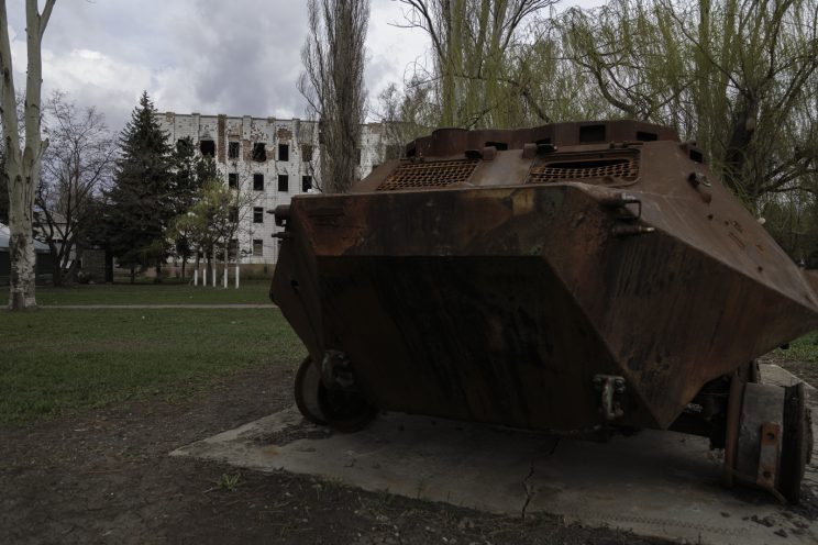 RPG-18 Mucha e APC Ucraino distrutto - Shakhtyorsk - Donetsk People Republic (Ex Ucraina - Donbass).