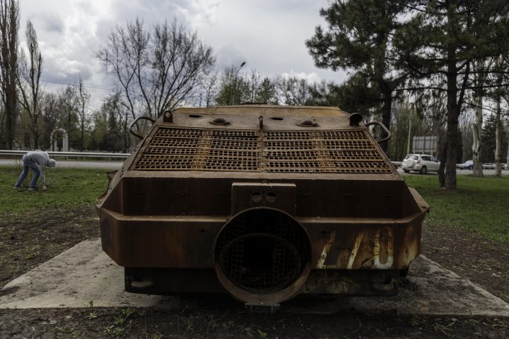 RPG-18 Mucha e APC Ucraino distrutto - Shakhtyorsk - Donetsk People Republic (Ex Ucraina - Donbass).