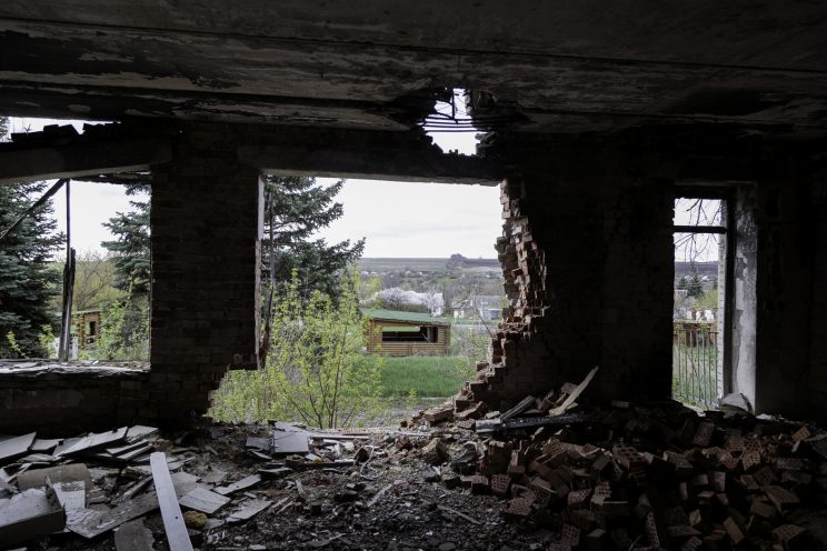 L'Asilo di Stepanivka - Repubblica Popolare di Donetsk (Ex Ucraina - Donbass) - 2018. Una stanza comletamente distrutta dai bombardamenti.